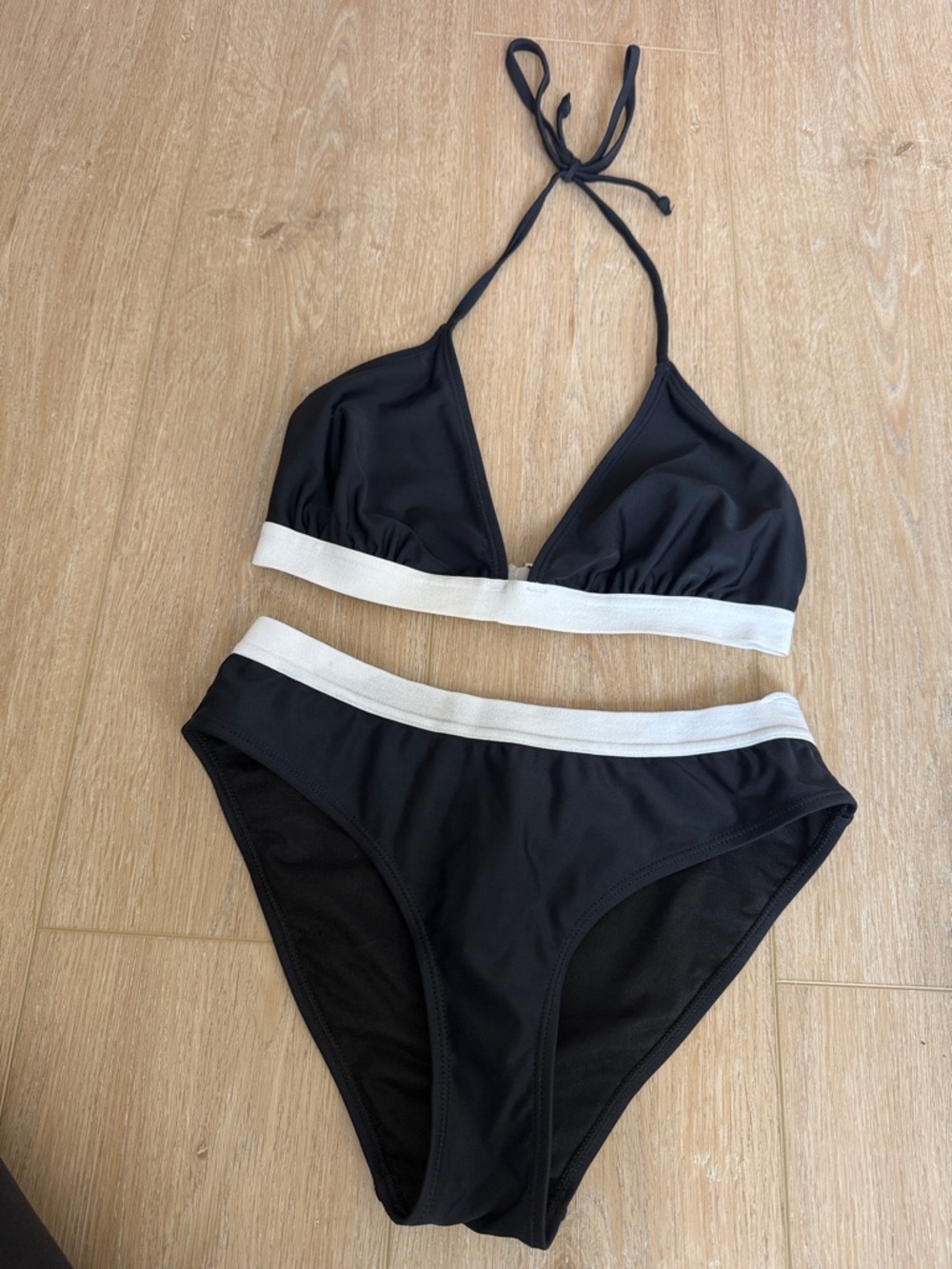 Ingear Black and White Trim Bikini Set